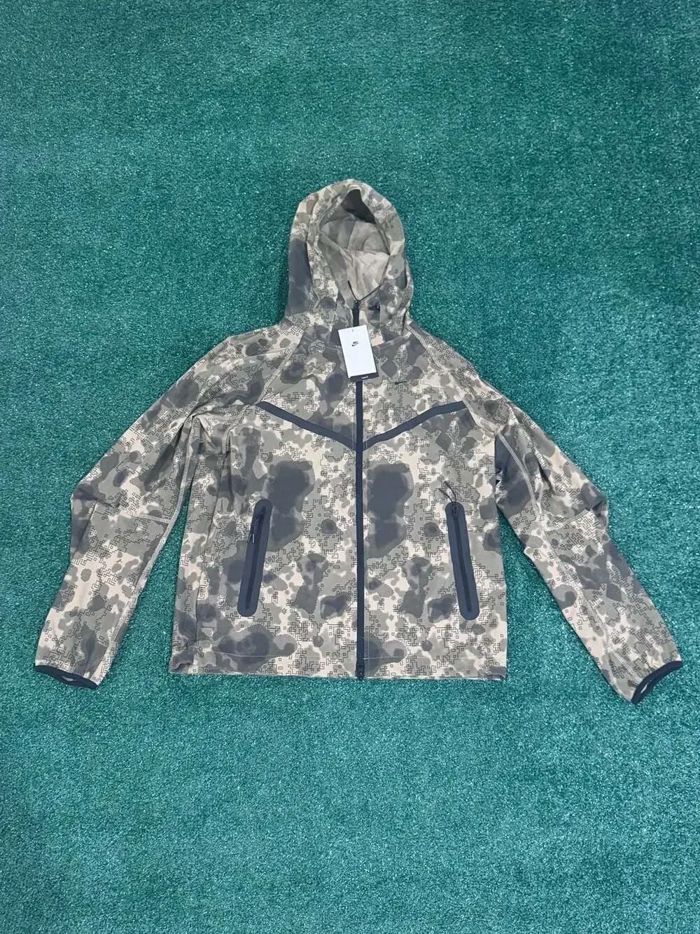 Nike Men's Dri-FIT Woven Camo Windrunner Jacket HV0979-210